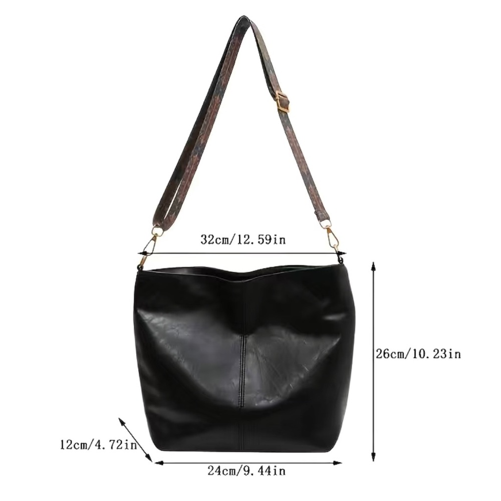 Black Hobo Style Handbag - Picture 4 of 4